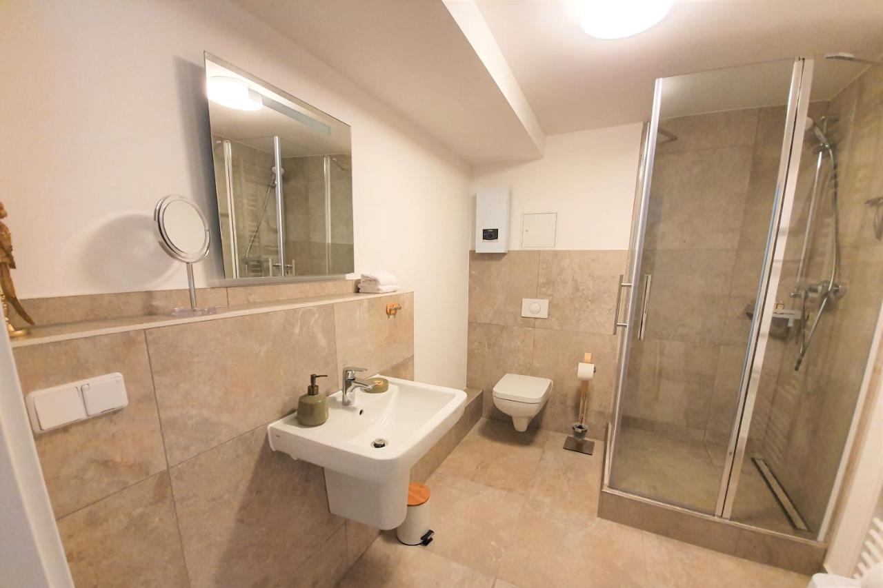 Pb Ferienwohnungen - Fewo 1 - Stilvoll Eingerichtetes Apartment Im Herzen Senftenbergs エクステリア 写真