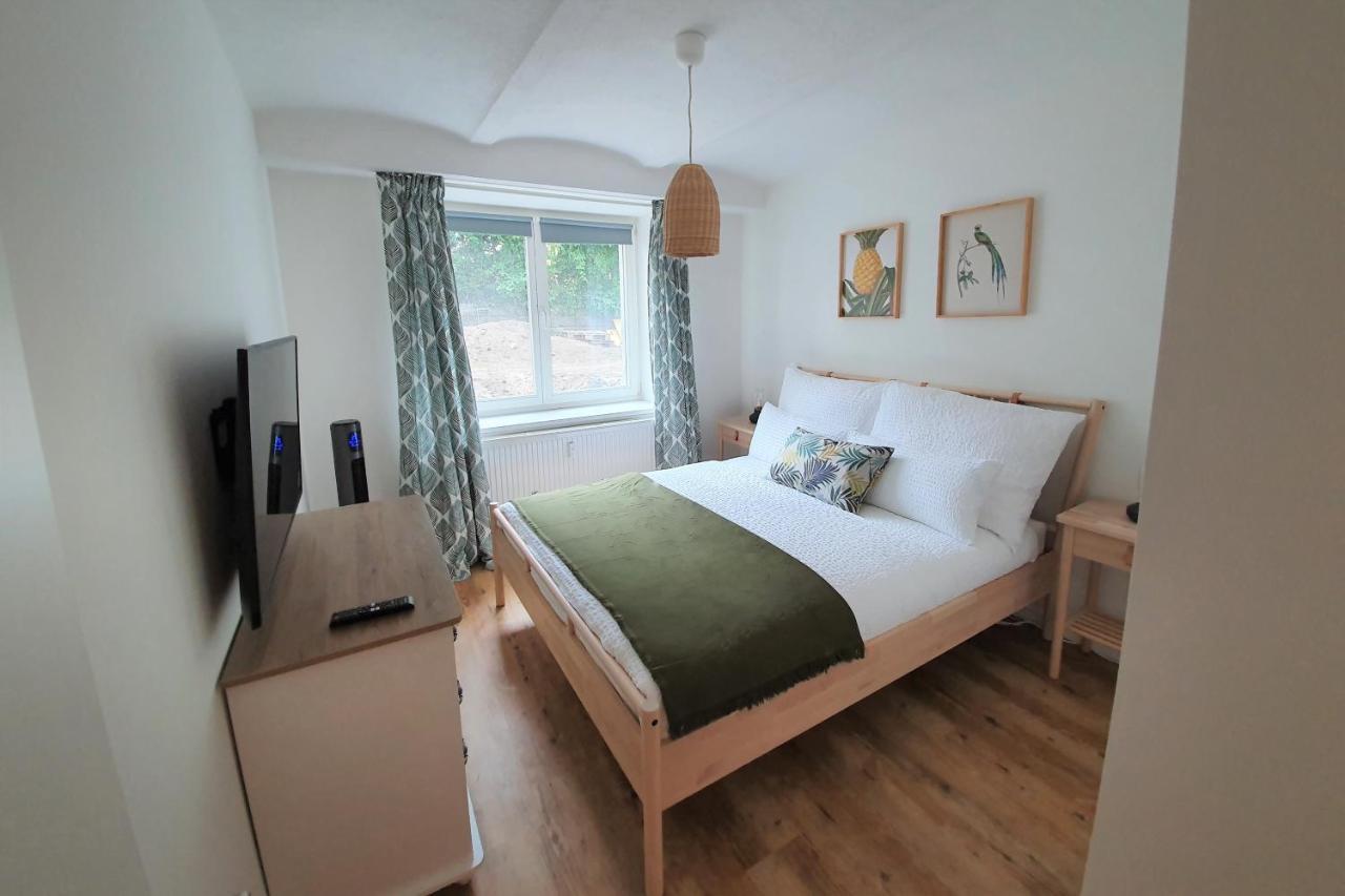 Pb Ferienwohnungen - Fewo 1 - Stilvoll Eingerichtetes Apartment Im Herzen Senftenbergs エクステリア 写真