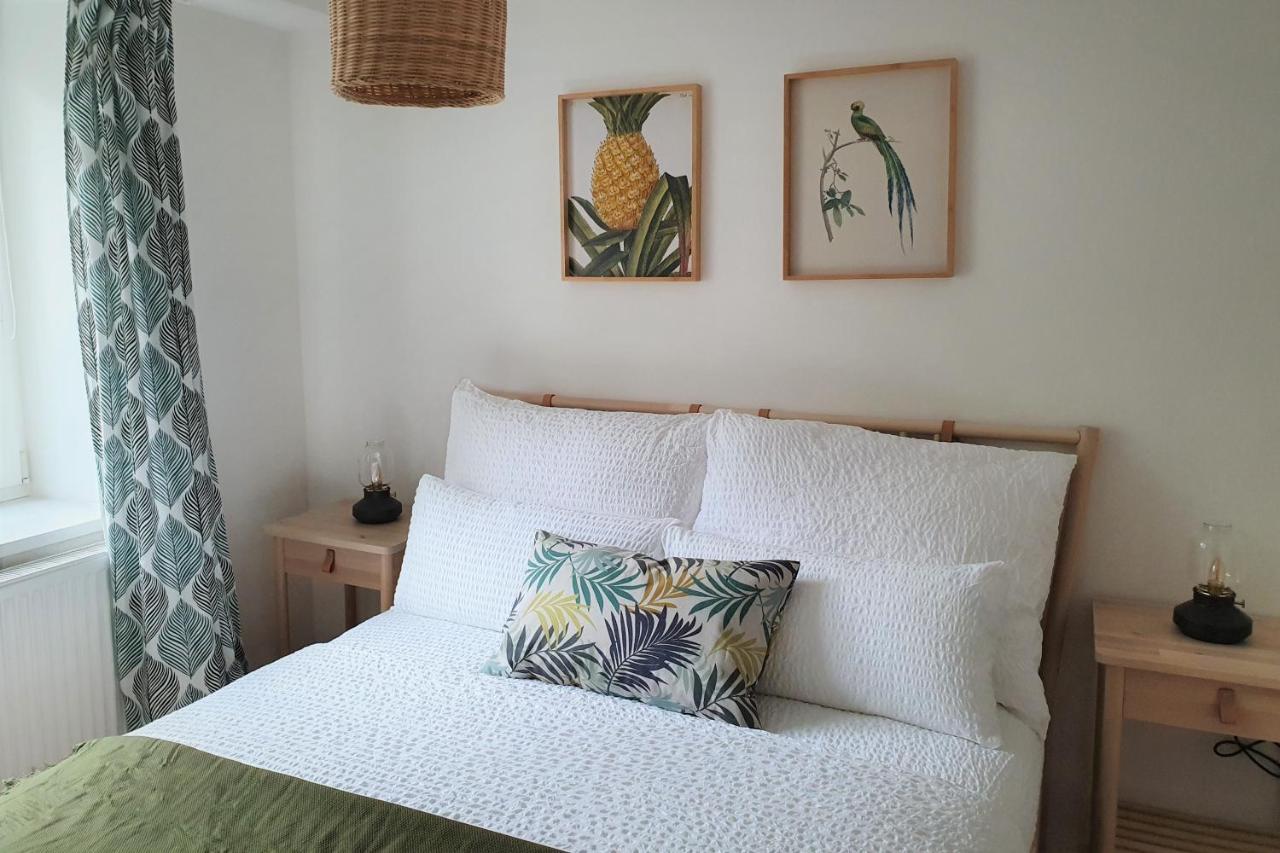 Pb Ferienwohnungen - Fewo 1 - Stilvoll Eingerichtetes Apartment Im Herzen Senftenbergs エクステリア 写真